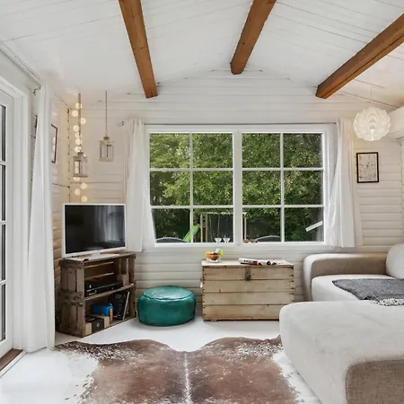 Cozy In With Wifi بيت للعطل Vig